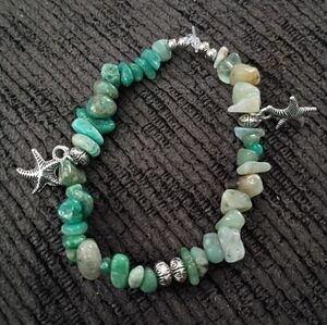 Homemade Green Gemstone Chip Bracelet with Starfish Charms - Women Jewelry